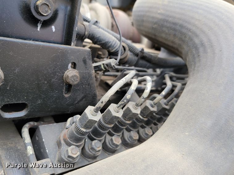 image for item LL9544 1995 Freightliner FL70  vacuum truck