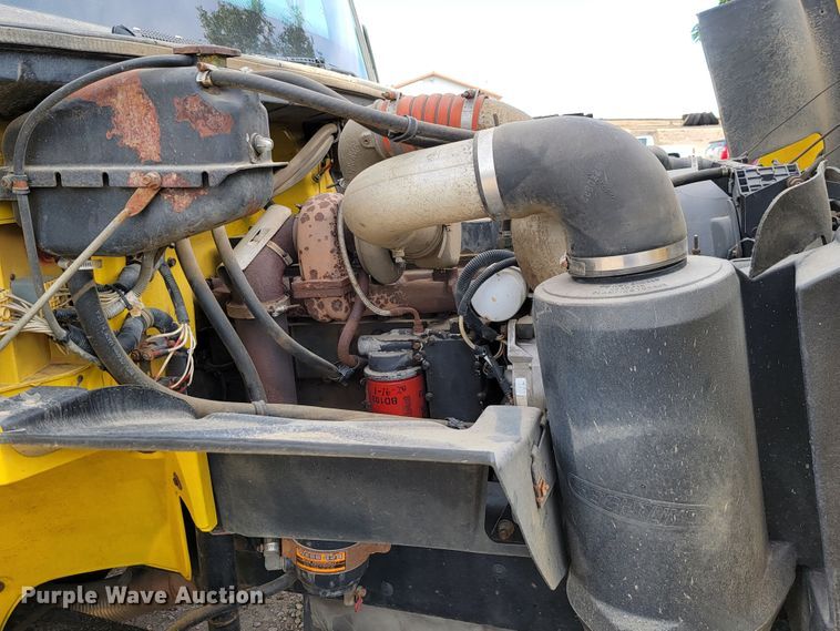 image for item LL9544 1995 Freightliner FL70  vacuum truck