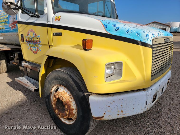 image for item LL9544 1995 Freightliner FL70  vacuum truck