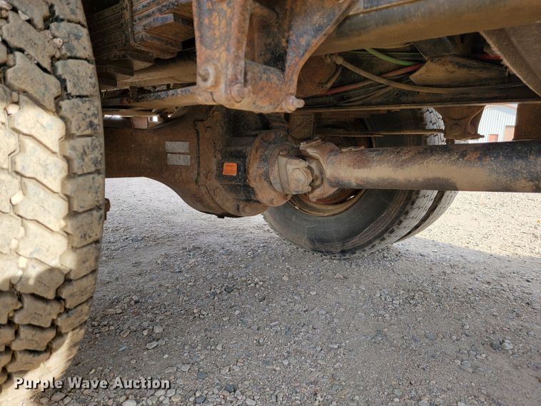 image for item LL9544 1995 Freightliner FL70  vacuum truck