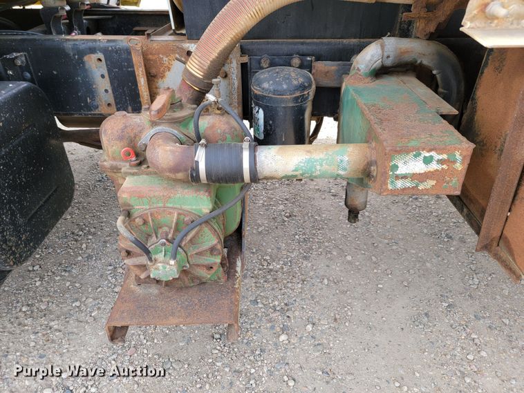 image for item LL9544 1995 Freightliner FL70  vacuum truck