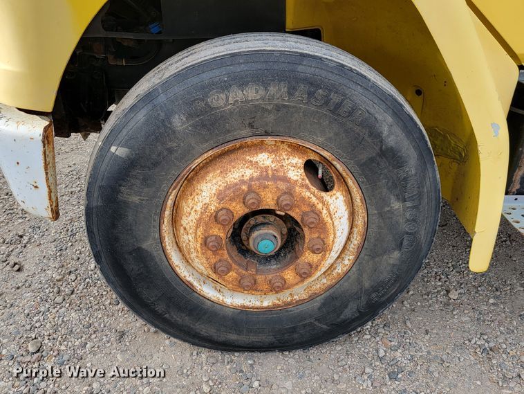 image for item LL9544 1995 Freightliner FL70  vacuum truck