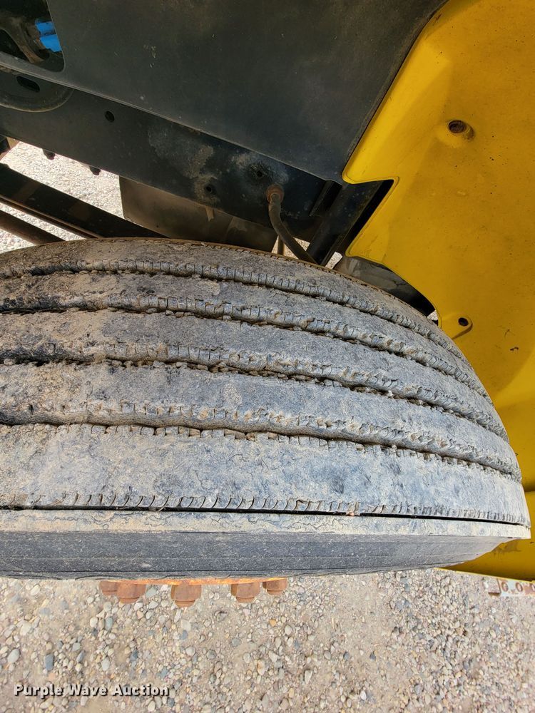 image for item LL9544 1995 Freightliner FL70  vacuum truck