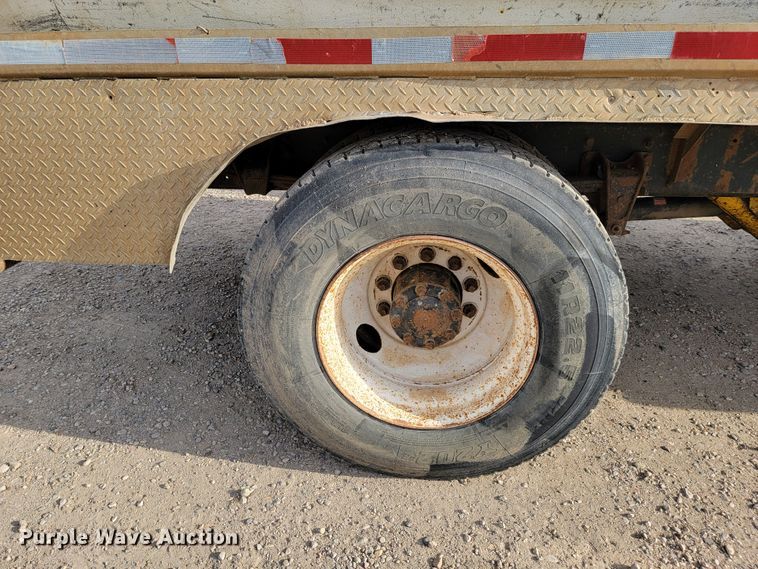 image for item LL9544 1995 Freightliner FL70  vacuum truck