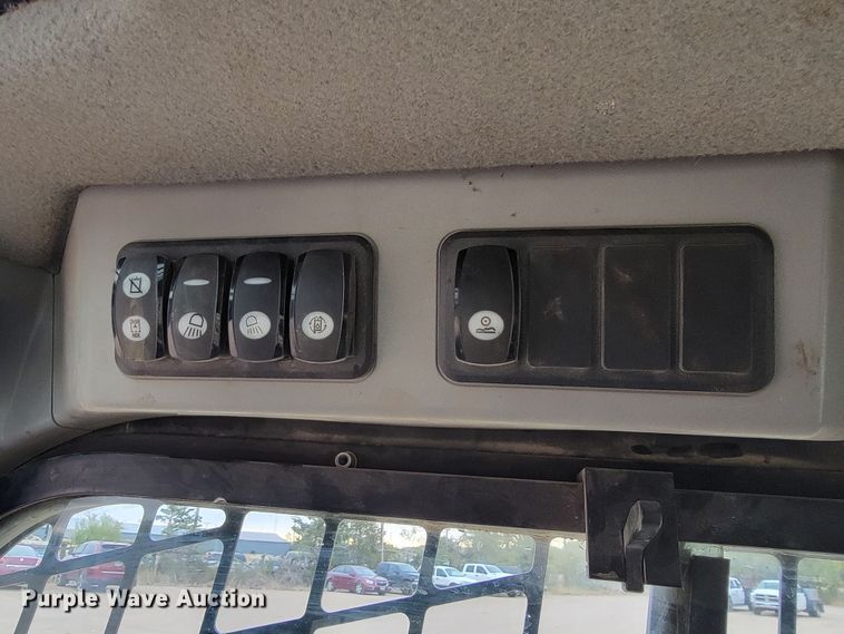 image for item LL9550 2014 Caterpillar 262D  skid steer loader