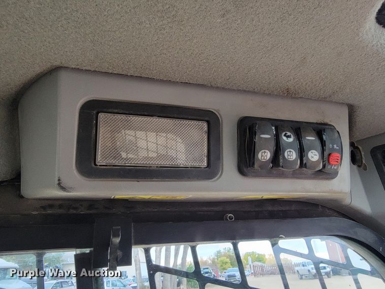 image for item LL9550 2014 Caterpillar 262D  skid steer loader