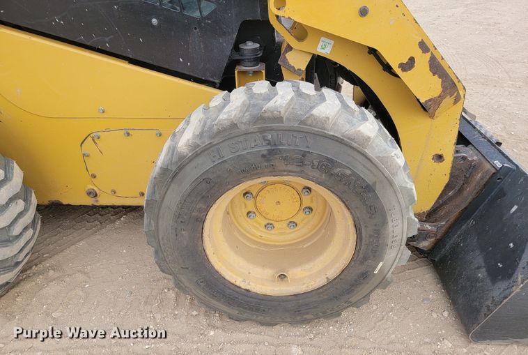 image for item LL9550 2014 Caterpillar 262D  skid steer loader