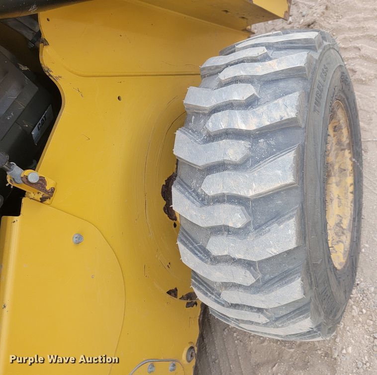 image for item LL9550 2014 Caterpillar 262D  skid steer loader