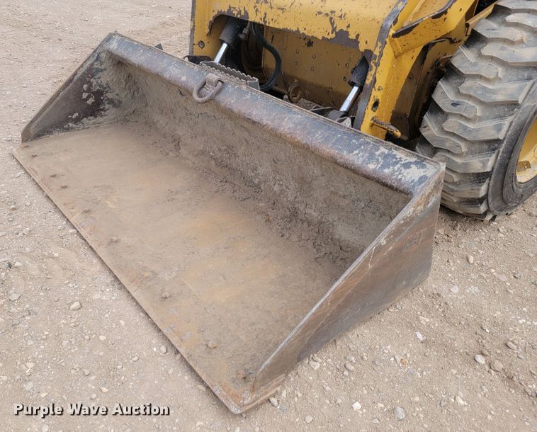 image for item LL9551 2014 Caterpillar 262D  skid steer loader