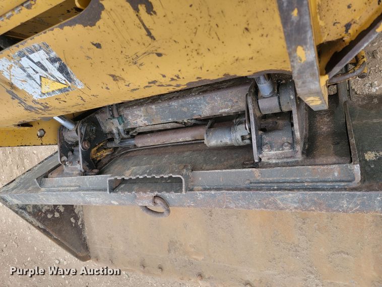 image for item LL9551 2014 Caterpillar 262D  skid steer loader