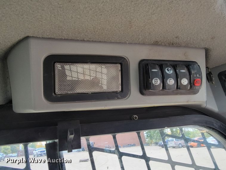 image for item LL9551 2014 Caterpillar 262D  skid steer loader