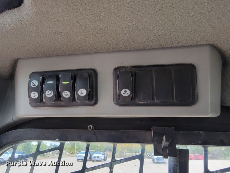 image for item LL9551 2014 Caterpillar 262D  skid steer loader