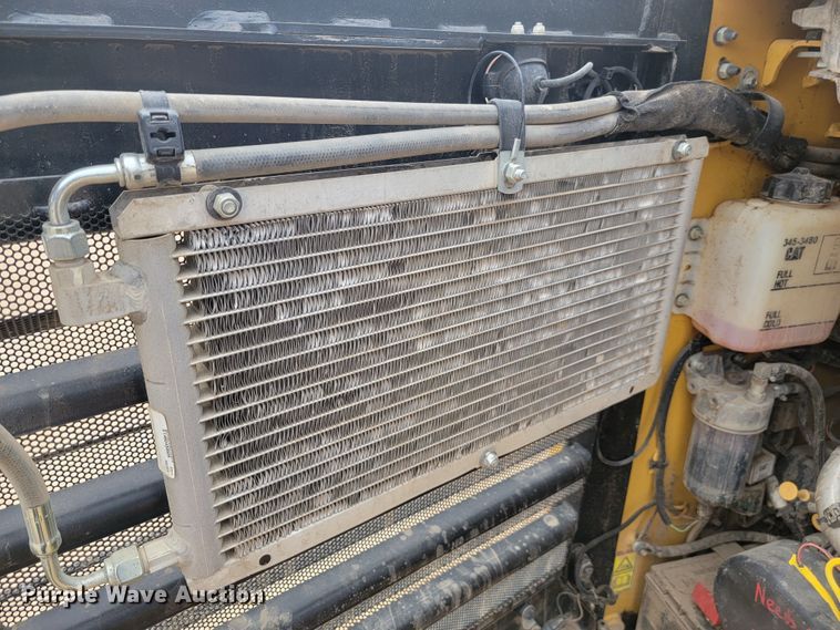 image for item LL9551 2014 Caterpillar 262D  skid steer loader