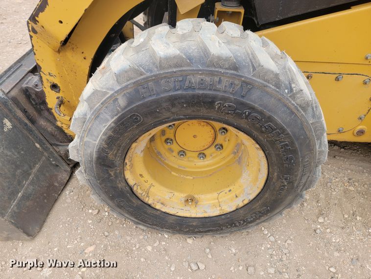 image for item LL9551 2014 Caterpillar 262D  skid steer loader