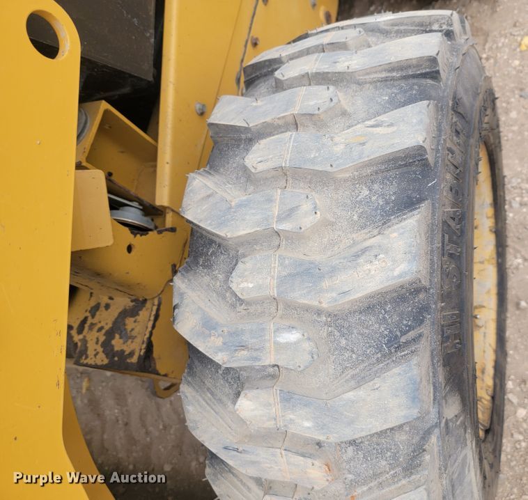 image for item LL9551 2014 Caterpillar 262D  skid steer loader