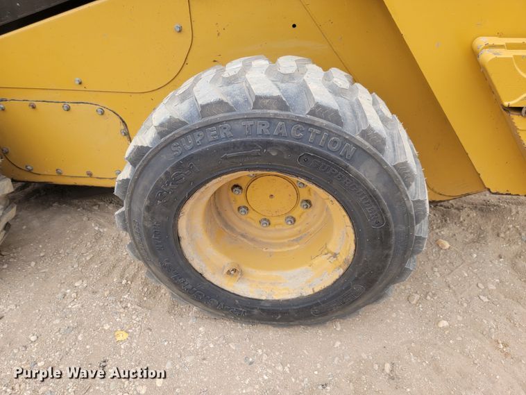 image for item LL9551 2014 Caterpillar 262D  skid steer loader
