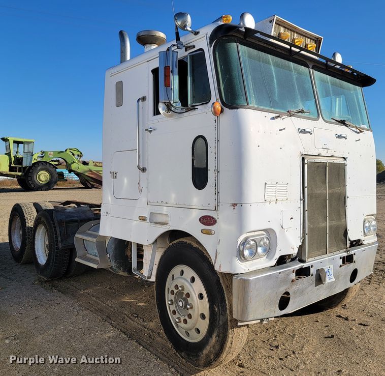 image for item LL9560 1971 Peterbilt 352ST  truck cab and chassis