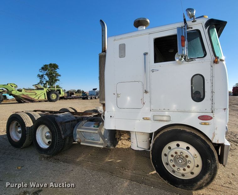 image for item LL9560 1971 Peterbilt 352ST  truck cab and chassis