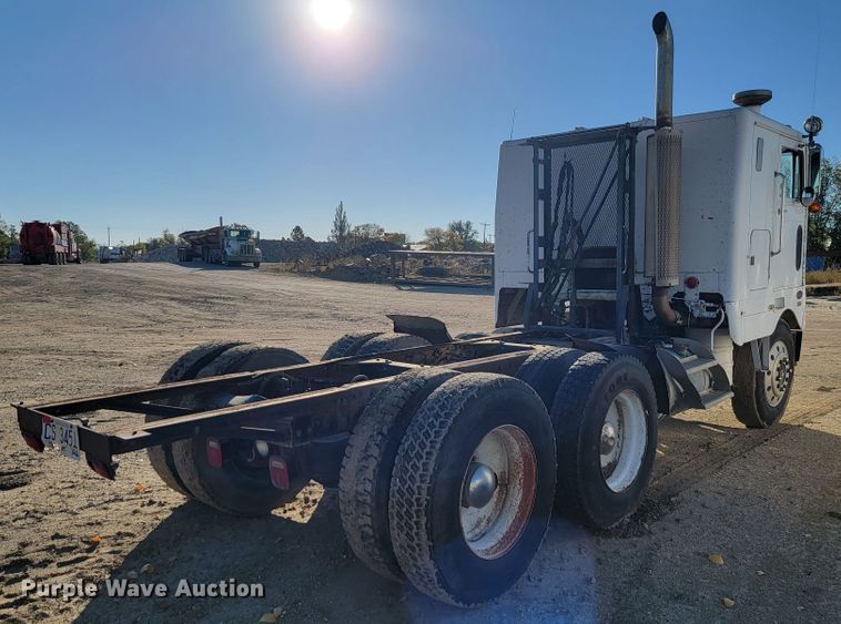 image for item LL9560 1971 Peterbilt 352ST  truck cab and chassis