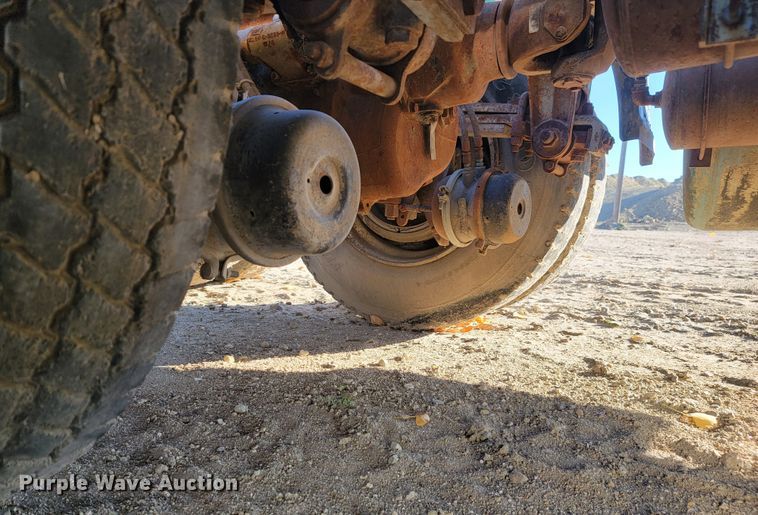 image for item LL9560 1971 Peterbilt 352ST  truck cab and chassis