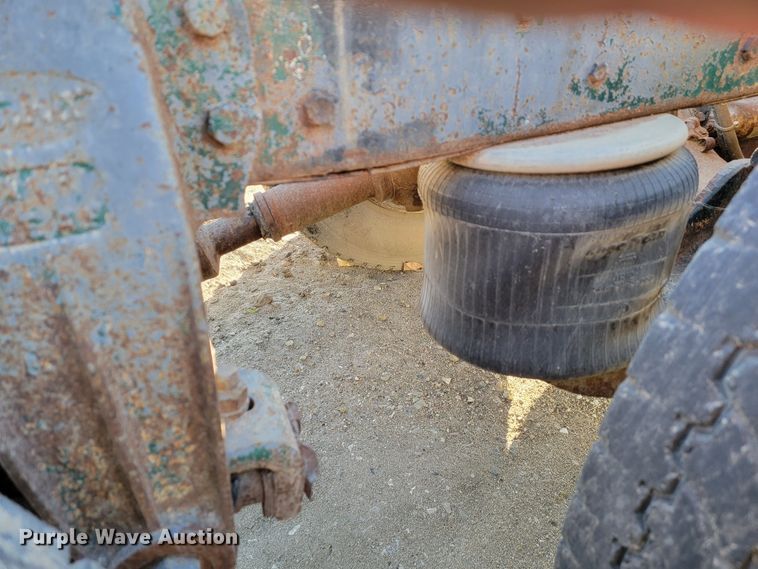 image for item LL9560 1971 Peterbilt 352ST  truck cab and chassis