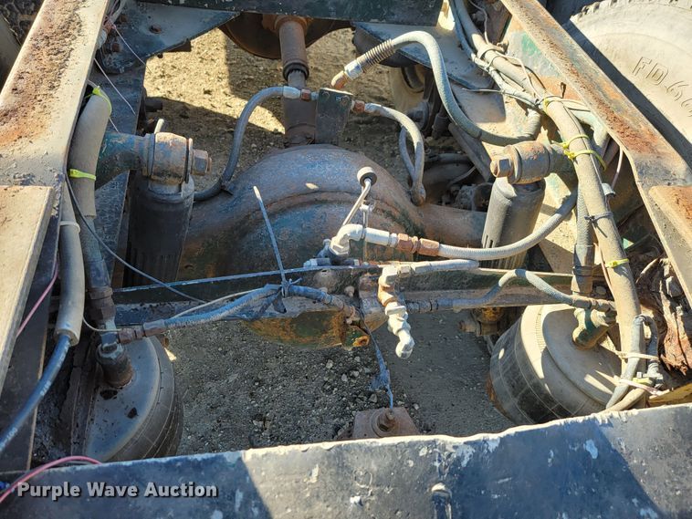 image for item LL9560 1971 Peterbilt 352ST  truck cab and chassis