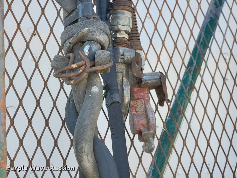 image for item LL9560 1971 Peterbilt 352ST  truck cab and chassis