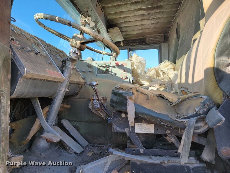 image for item LL9560 1971 Peterbilt 352ST  truck cab and chassis