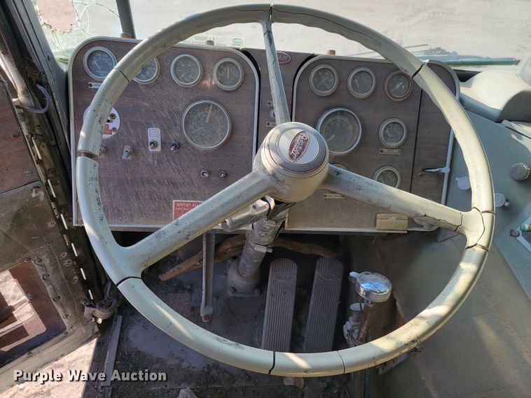 image for item LL9560 1971 Peterbilt 352ST  truck cab and chassis