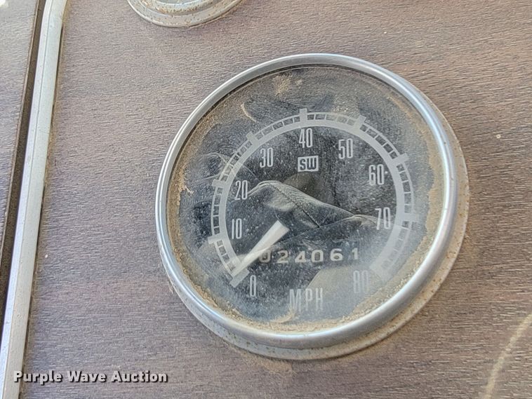 image for item LL9560 1971 Peterbilt 352ST  truck cab and chassis