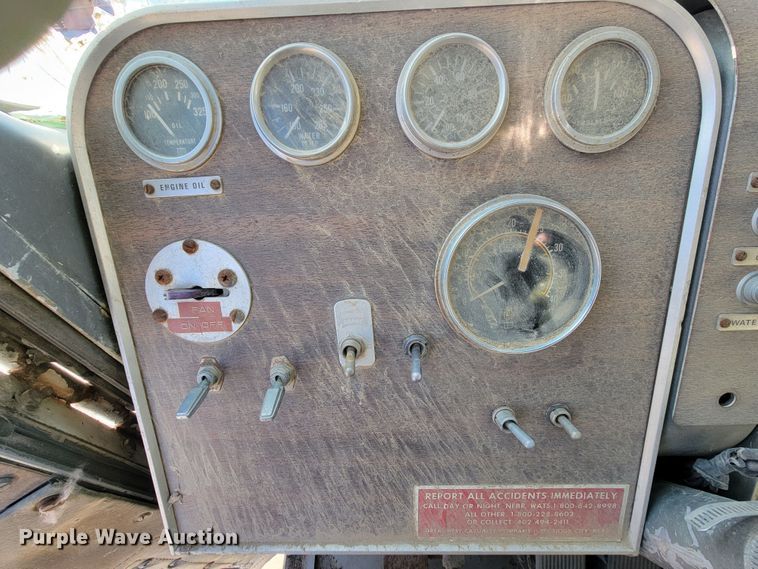 image for item LL9560 1971 Peterbilt 352ST  truck cab and chassis