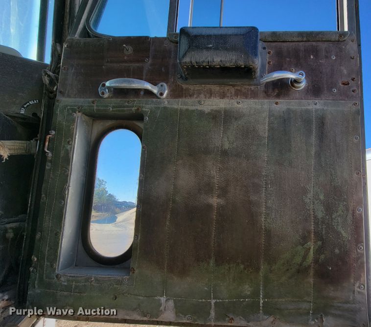 image for item LL9560 1971 Peterbilt 352ST  truck cab and chassis