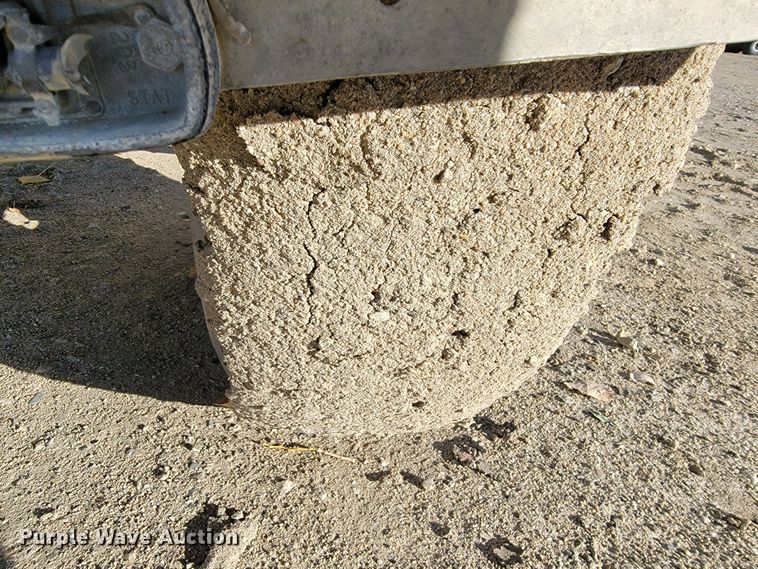 image for item LL9560 1971 Peterbilt 352ST  truck cab and chassis