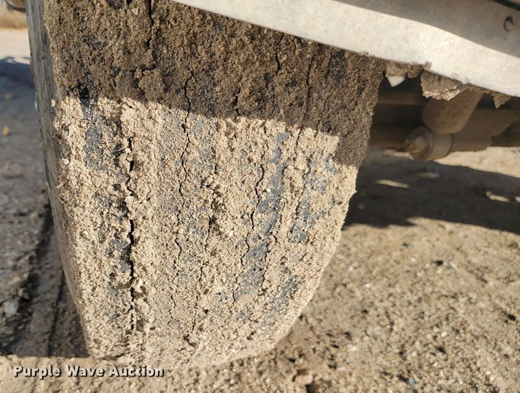 image for item LL9560 1971 Peterbilt 352ST  truck cab and chassis