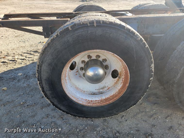 image for item LL9560 1971 Peterbilt 352ST  truck cab and chassis