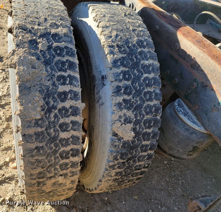 image for item LL9560 1971 Peterbilt 352ST  truck cab and chassis