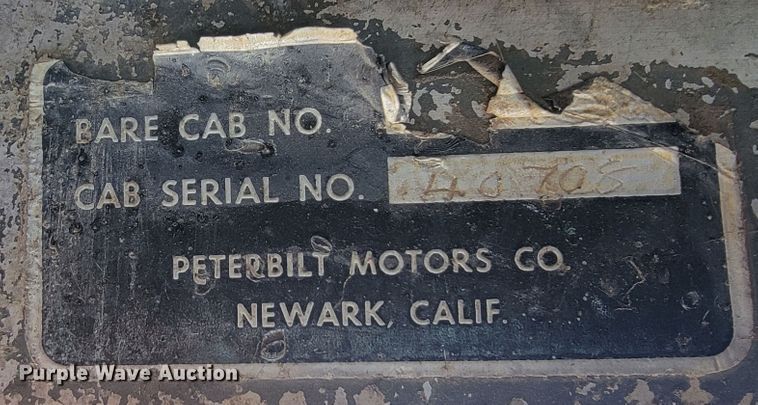 image for item LL9560 1971 Peterbilt 352ST  truck cab and chassis