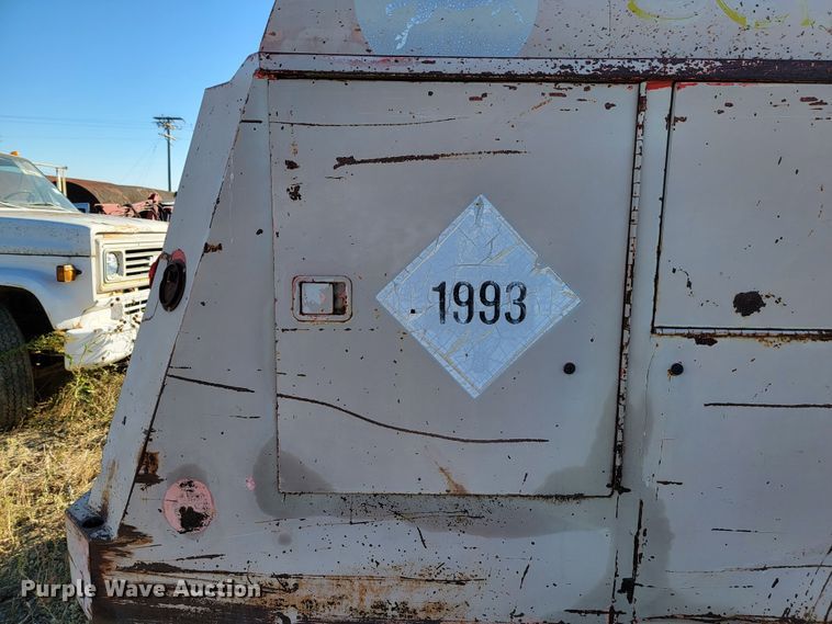 image for item LL9562 1980 Chevrolet 70  fuel / lube truck