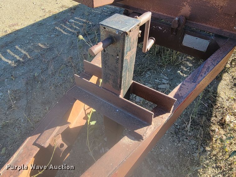 image for item LL9563 1978 Mill  equipment trailer