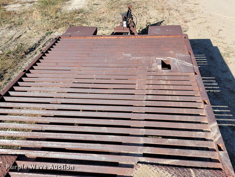 image for item LL9563 1978 Mill  equipment trailer