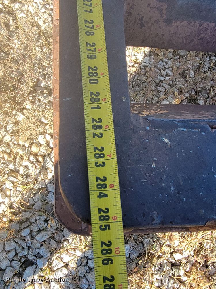 image for item LL9563 1978 Mill  equipment trailer