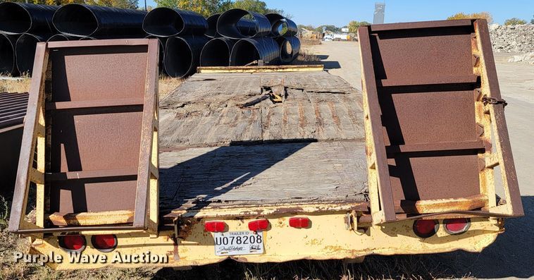 image for item LL9564 1978  tilt deck equipment trailer
