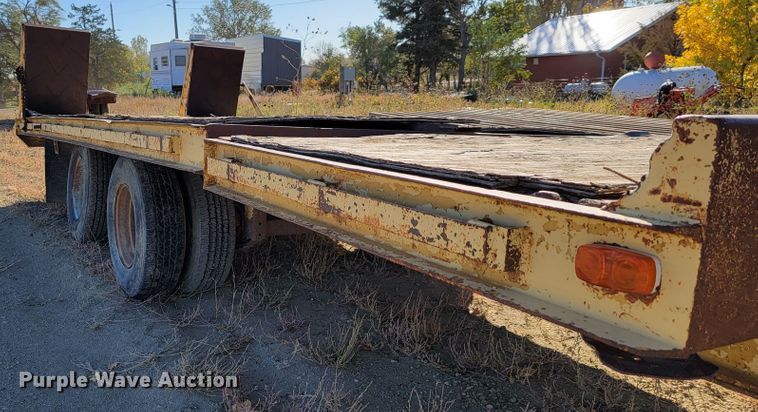 image for item LL9564 1978  tilt deck equipment trailer