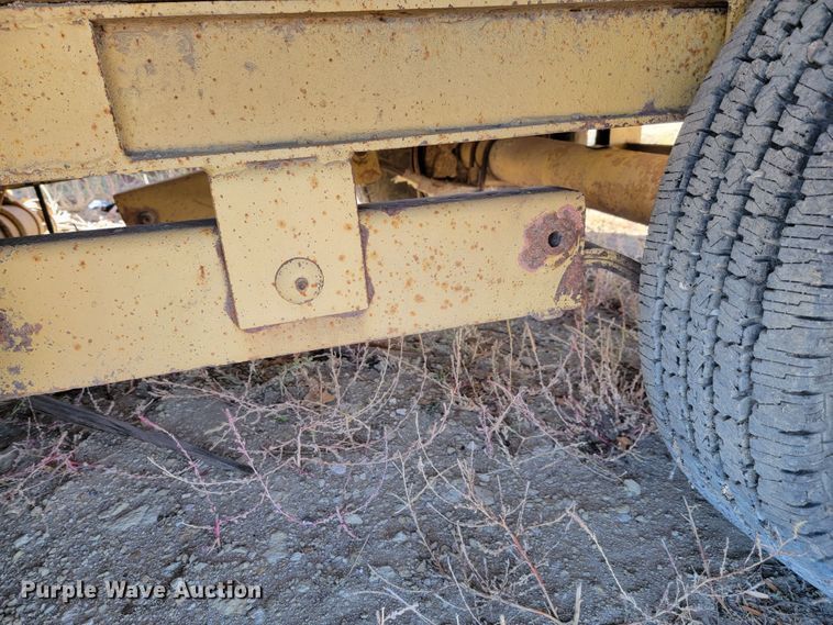 image for item LL9564 1978  tilt deck equipment trailer