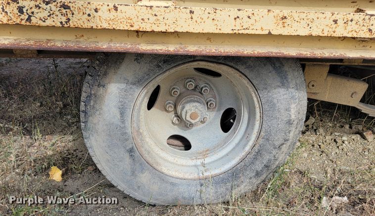image for item LL9564 1978  tilt deck equipment trailer