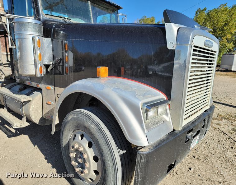 image for item LL9565 2008 Freightliner Classic XL  semi truck