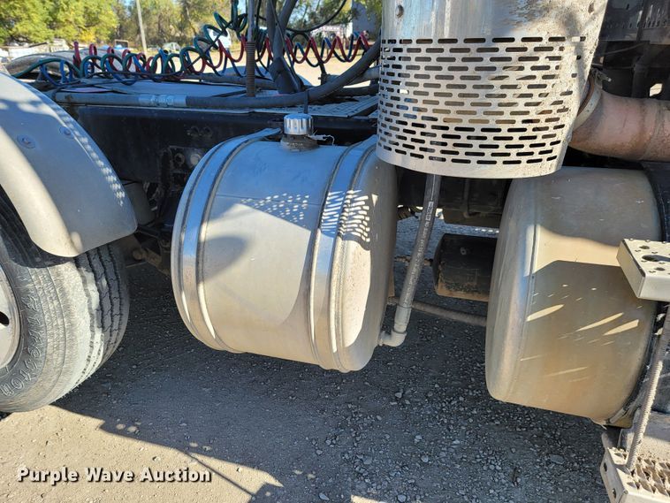 image for item LL9565 2008 Freightliner Classic XL  semi truck