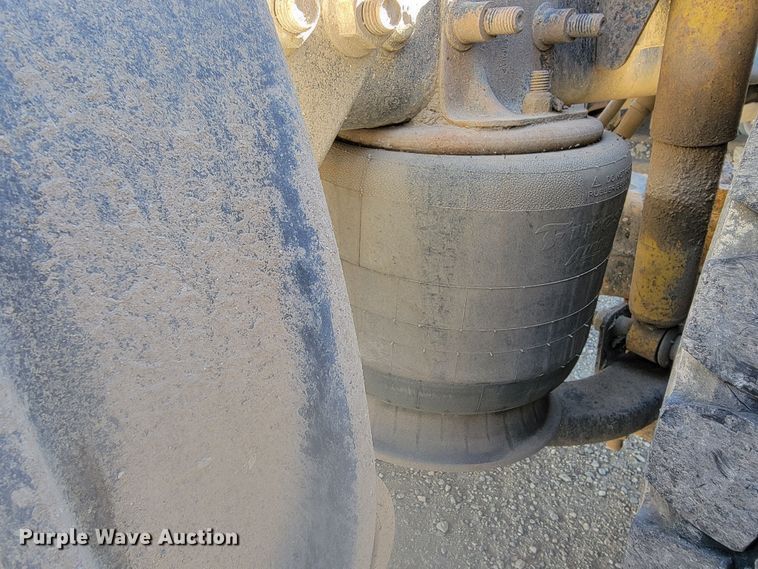 image for item LL9565 2008 Freightliner Classic XL  semi truck