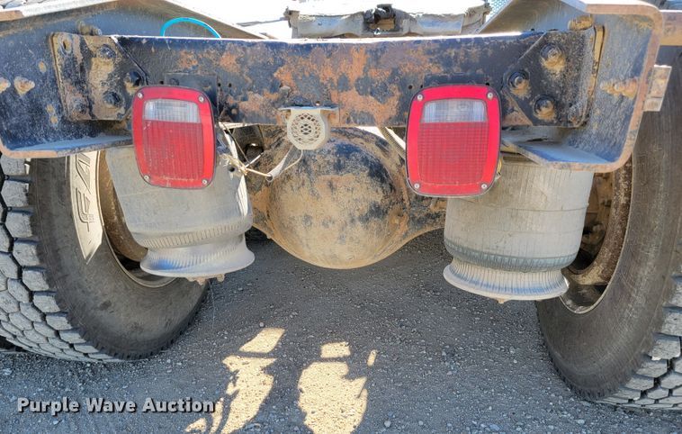 image for item LL9565 2008 Freightliner Classic XL  semi truck