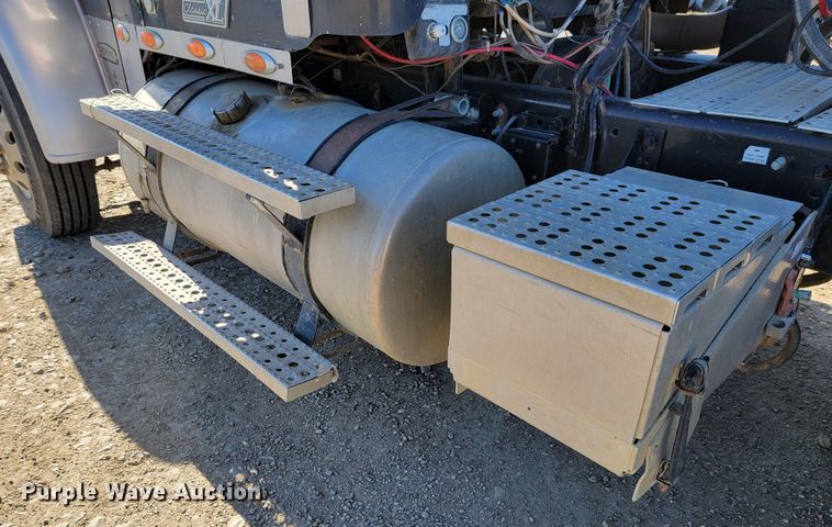 image for item LL9565 2008 Freightliner Classic XL  semi truck